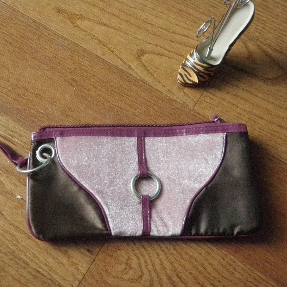 Clutch purse